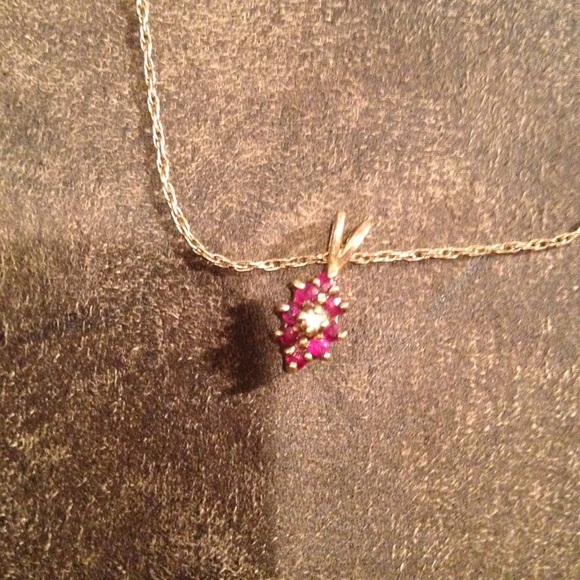 Ruby charm necklace - Picture 2 of 4