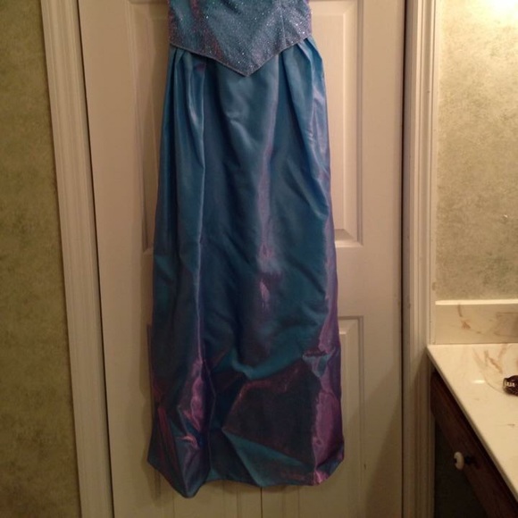 Prom Dress - Picture 3 of 4