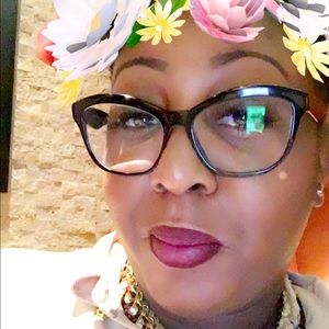 Meet your Posher, Shakia