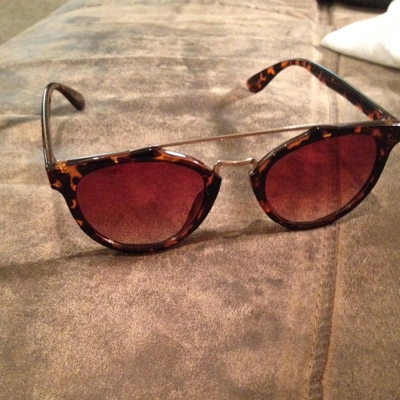 Sunglasses - Picture 2 of 3