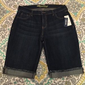 Old navy sweetheart denim Bermuda shorts