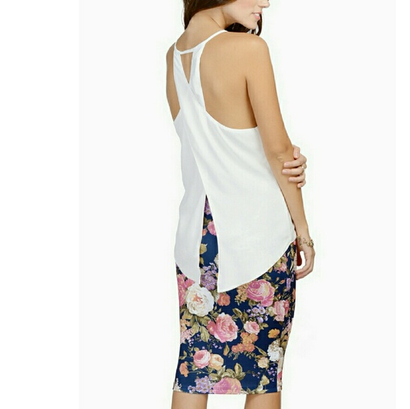 New Tobi Criss cross top sz S.  Skirt included!!!!