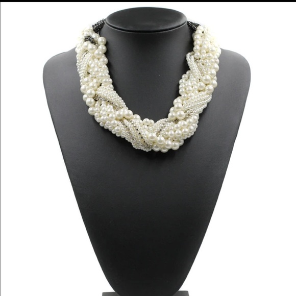 Pearl Statement Necklace (nwt)Last One - Picture 3 of 6