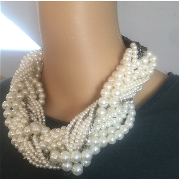 Pearl Statement Necklace (nwt)Last One - Picture 4 of 6