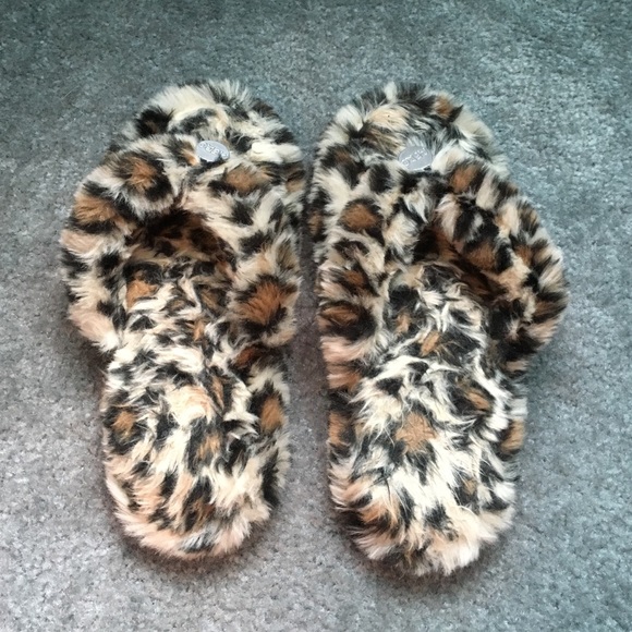 Cheetah slippers - Picture 1 of 2