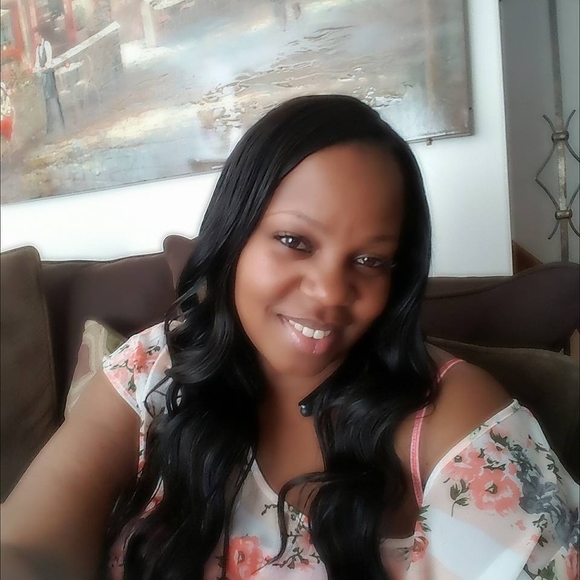 Meet your Posher, Monica