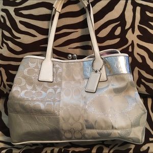 Beautiful white patchwork coach shoulder bag.