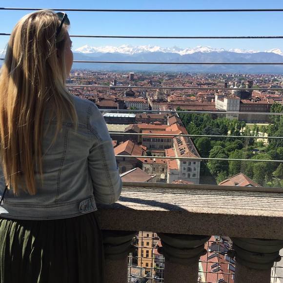 Meet your Posher, Corie