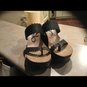 OTBT black wedges