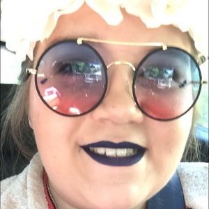 Meet your Posher, Annie