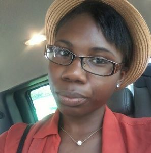 Meet your Posher, Lashae