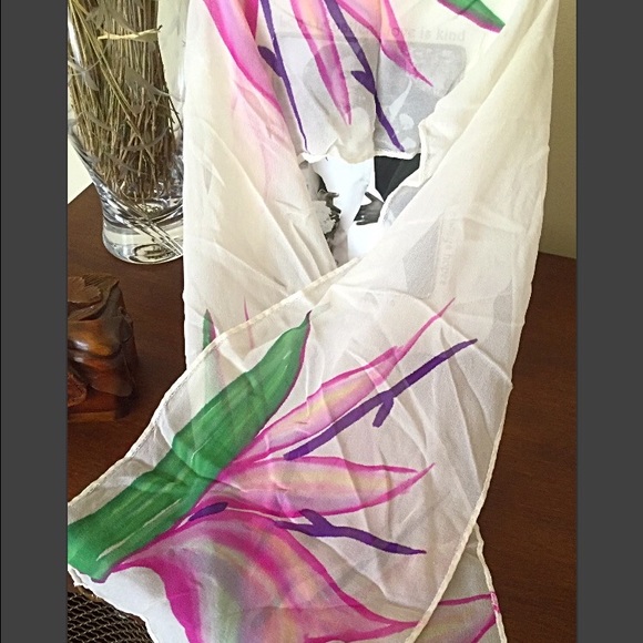 Vintage Accessories - REDUCED💞Vintage Birds of Paradise silky scarf🌷 Vintage Accessories - REDUCED💞Vintage Birds of Paradise silky scarf🌷