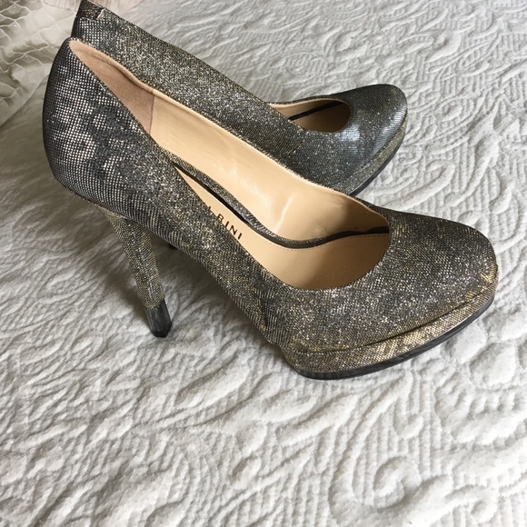 Heels - Picture 2 of 4