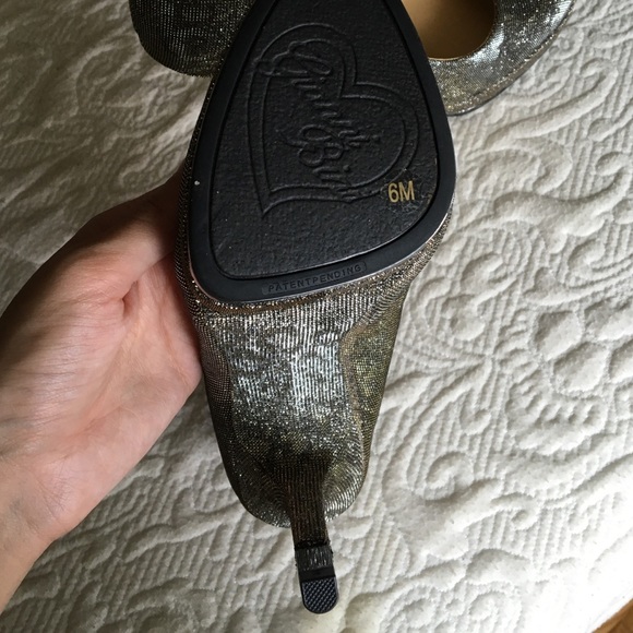 Heels - Picture 3 of 4