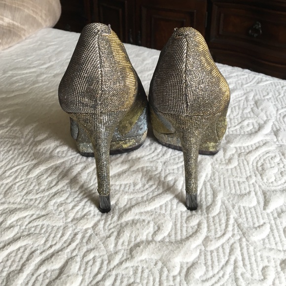 Heels - Picture 4 of 4