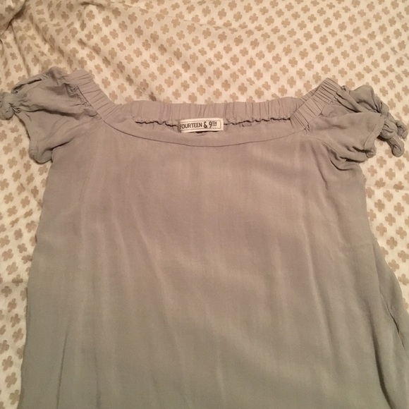 Light Olive Tie Sleeve Blouse *NWOT*