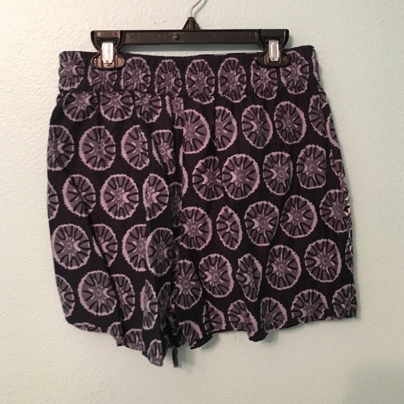 Patterned drawstring shorts - Picture 2 of 3