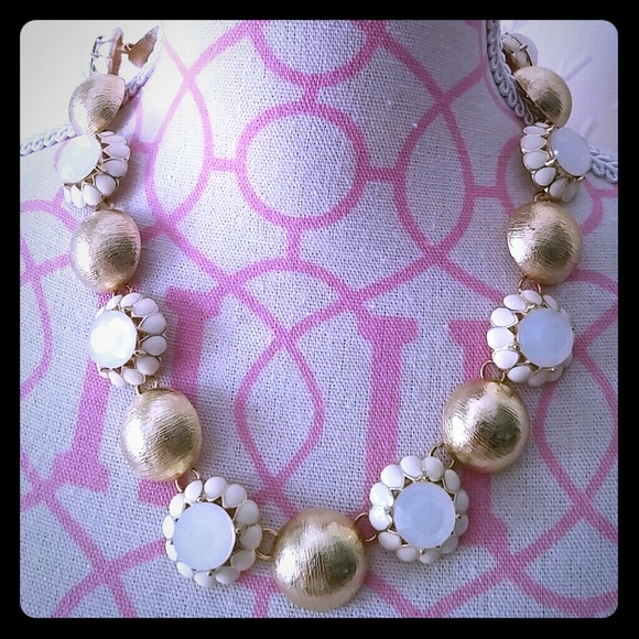 Jewelry - 🌸HOST PICK🌸 Beautiful necklace