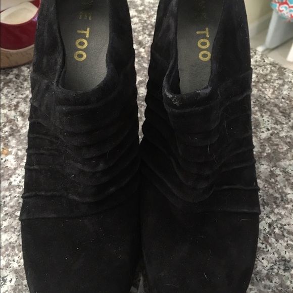 Me Too suede ankle boots