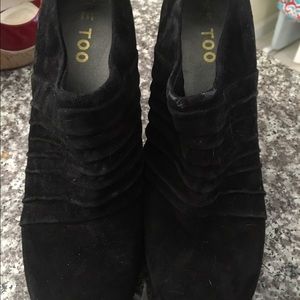 Me Too suede ankle boots