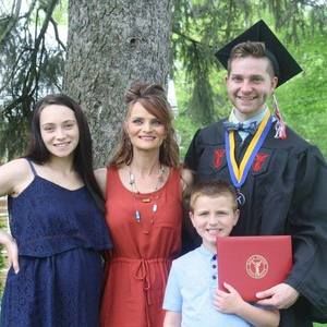 Meet your Posher, Alexis