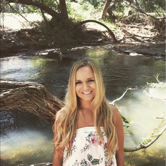 Meet your Posher, Kaitlyn - Picture 2 of 2