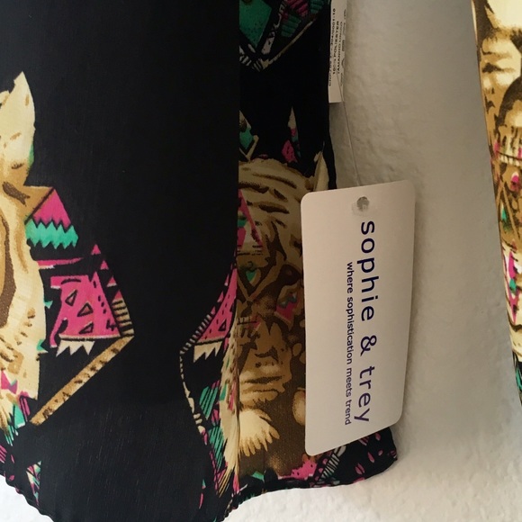 Lion Empress Satin Scarf - Picture 3 of 4