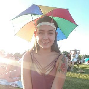 Meet your Posher, Devinne