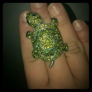 Super cute turtle ring