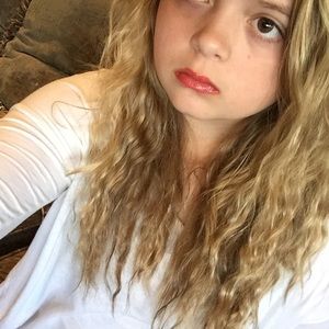 Meet your Posher, Izzy