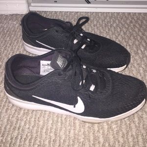 Nike training zoom fit shoes