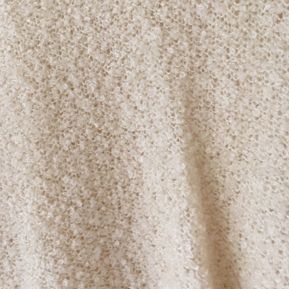 Comfy-cozy white cream sweater - Picture 2 of 3