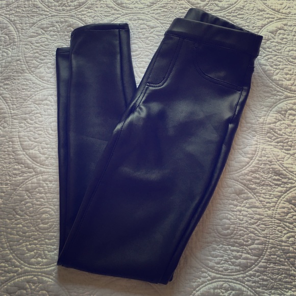 Leather leggings