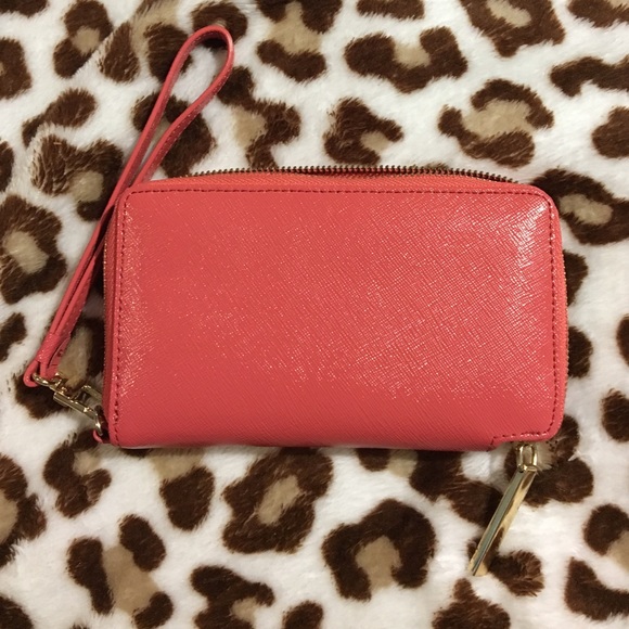 Halogen wristlet