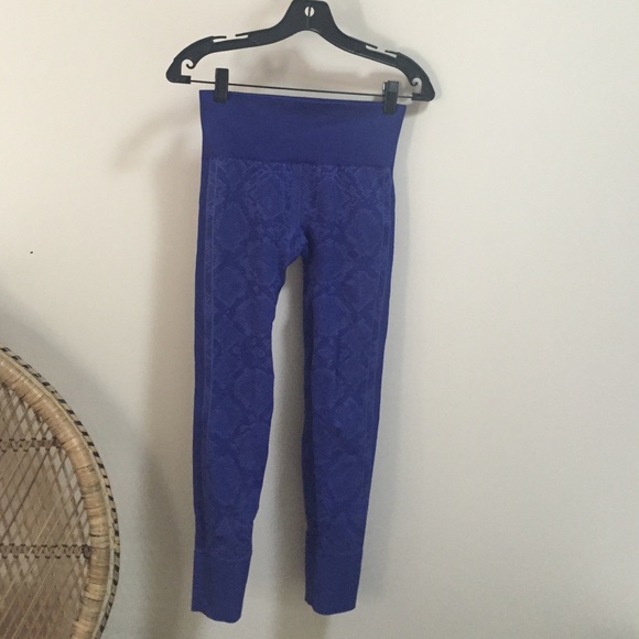 Lulu lemon purple snakeskin print long in the flow