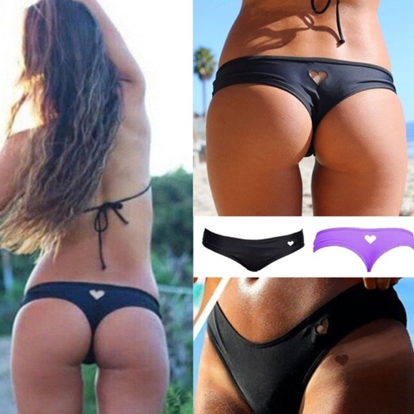 Adorable  black bikini bottoms
