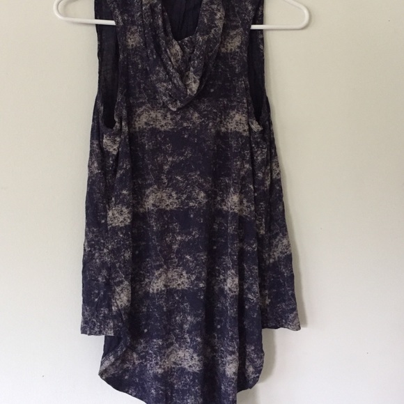 Small but flexible splattered shirt - Picture 2 of 3
