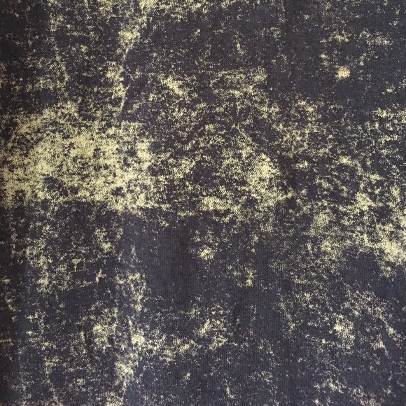 Small but flexible splattered shirt - Picture 3 of 3