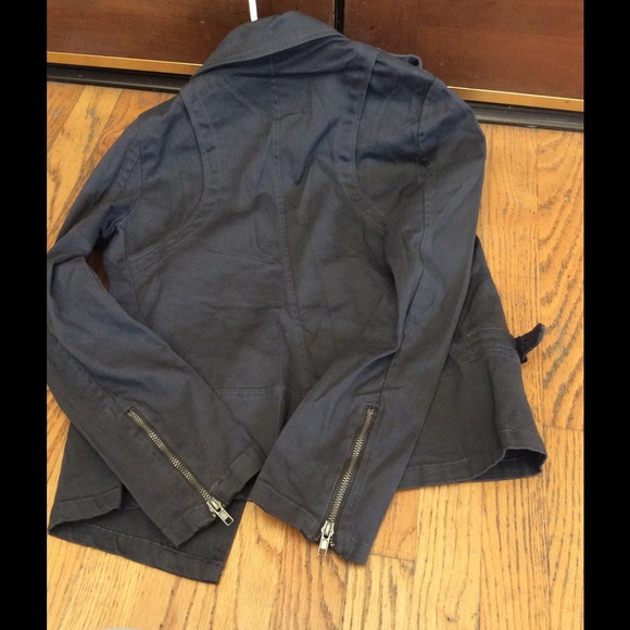 Monoreno Jacket🆑BUY2GET1 🆓 =\< value - Picture 2 of 4