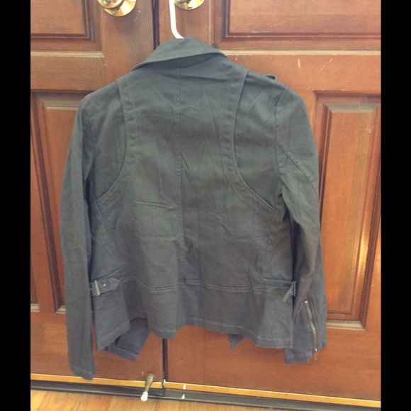 Monoreno Jacket🆑BUY2GET1 🆓 =\< value - Picture 4 of 4