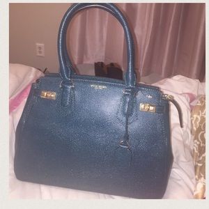 Henri Bendel purse
