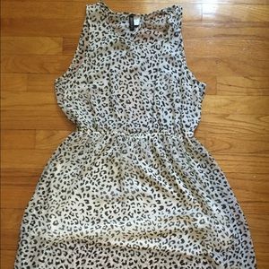 EUC divided by h&m hi lo dress