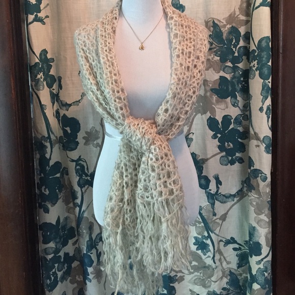 Grey and gold thick fringed scarf⭐️