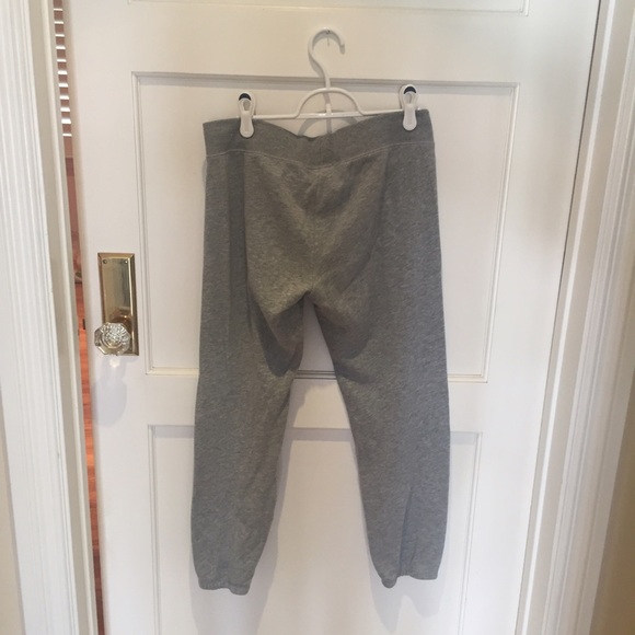 VS Pink Cropped sweatpants - Picture 2 of 2