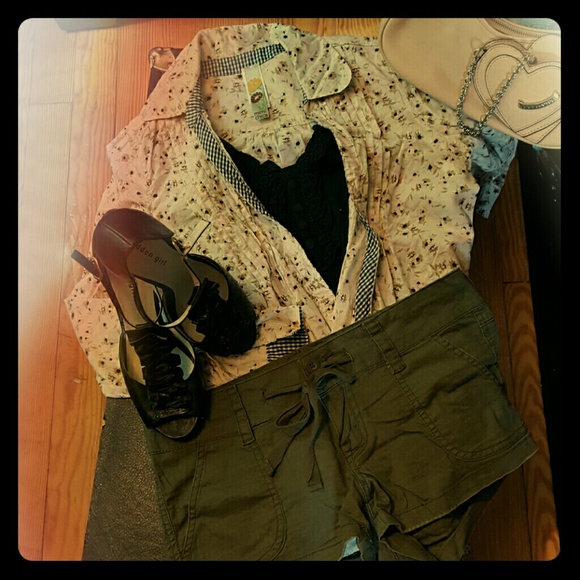 Pants - Empire Military Green Shorts