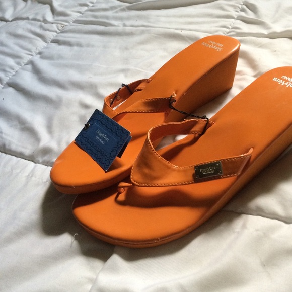 Vera Wang Wedges