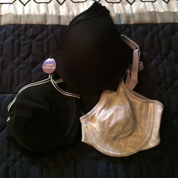 NWT bras - Picture 2 of 2