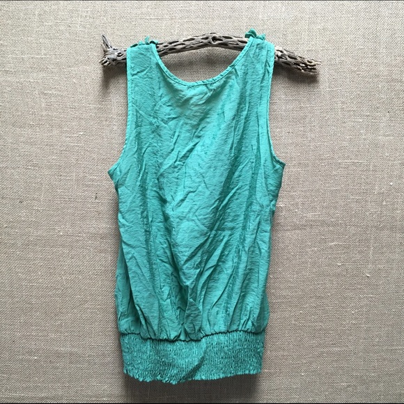 Lightweight Ruffle Tank - Picture 3 of 4