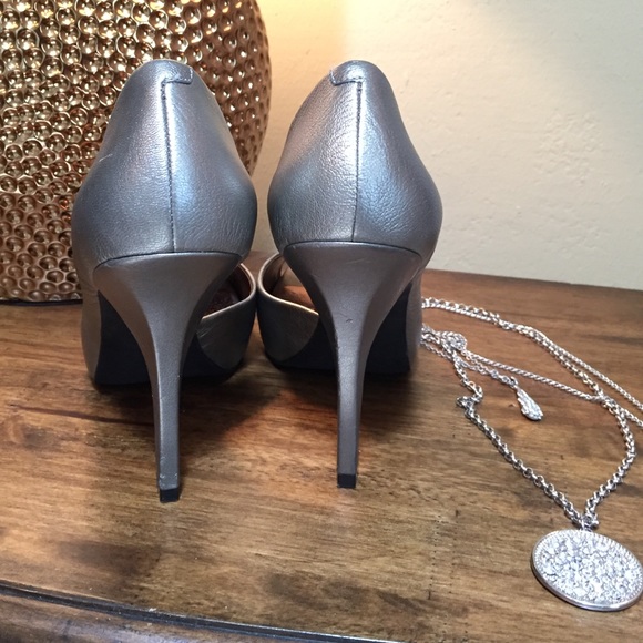 Like New Jessica Simpson Peep Toe 5" heels! - Picture 3 of 4