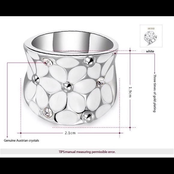 Beautiful White Gold Daisy Ring - Picture 3 of 3